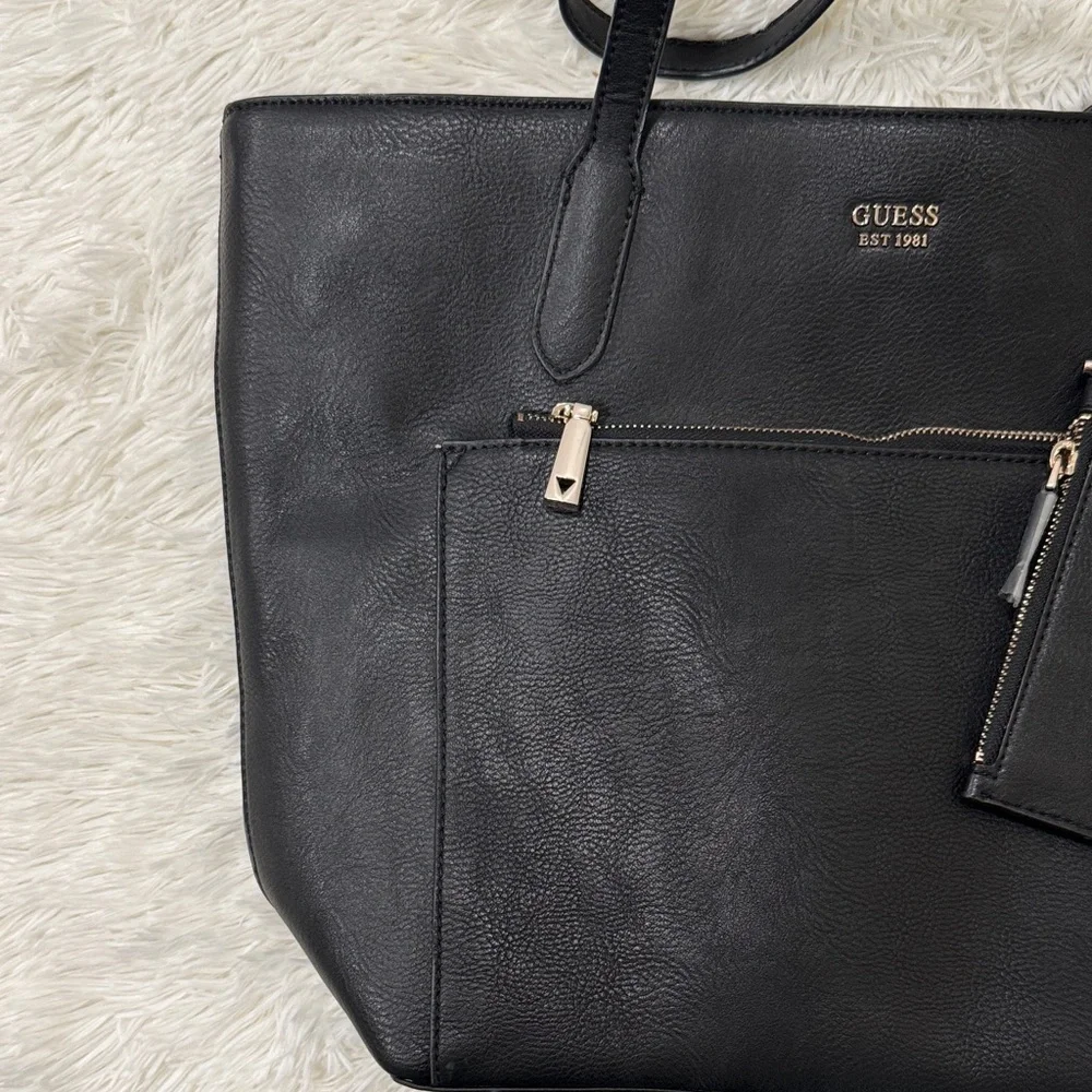 Guess chic black